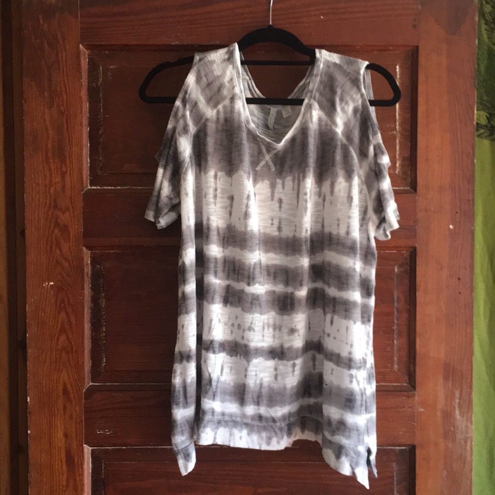 Short sleeve top